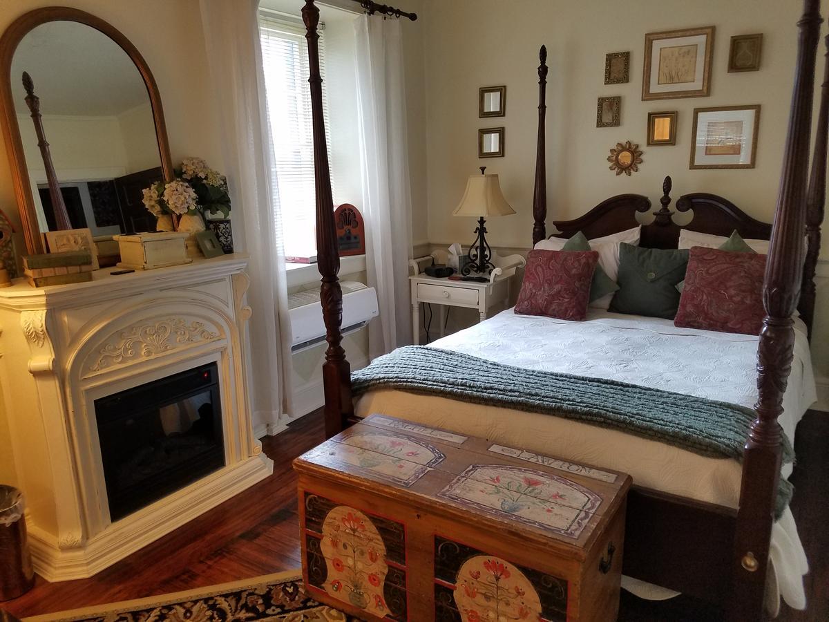 1777 Americana & Lancaster Brewery Bed & Breakfast